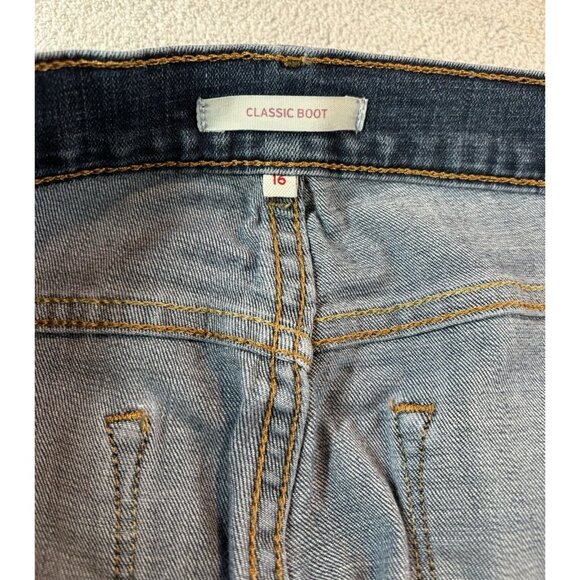 Levi’s Women’s 16M Jeans 33X32 Classic Boot Fast Shipping! - Picture 6 of 6